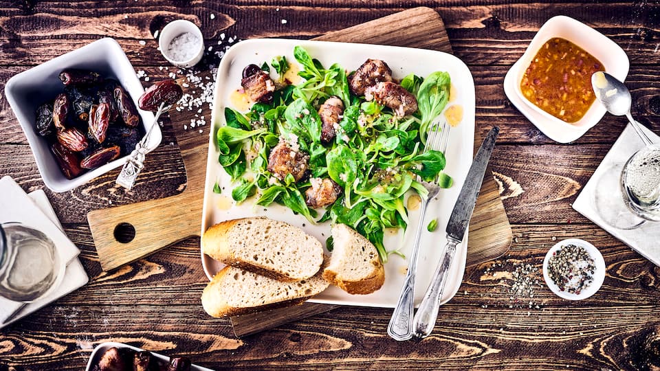 Feldsalat mit Speckdatteln Feldsalat mit Speckdatteln