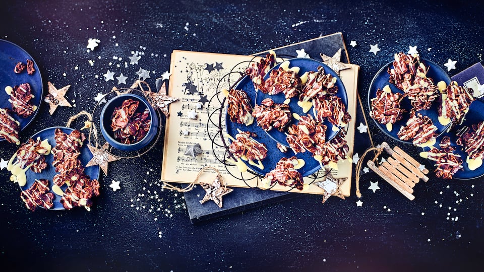 Schoko-Crossies Weihnachten Trifft Schokolade auf Cornflakes entsteht eine krosse Leckerei mit Suchtpotenzial: Machen Sie mit unserem Rezept feine Schokocrossies selbst und knuspern Sie los!