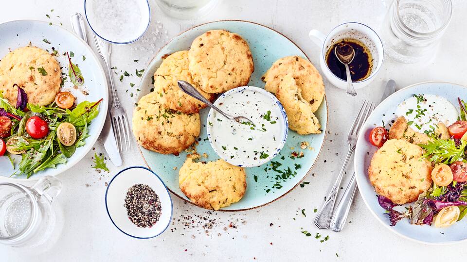 Kartoffel-Feta-Taler mit Dip Kartoffel-Feta-Taler mit Dip