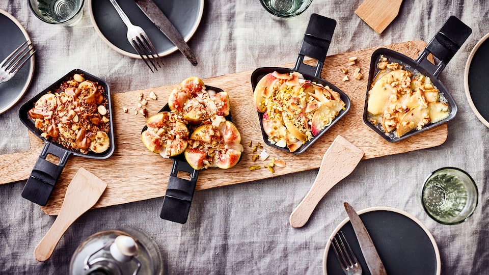 Süßes Raclette Zu einem gelungenen Raclette-Abend benötigen Sie gar kein extra-Dessert - unsere süßen Raclette-Pfännchen sind wunderbar vielseitig, da ist für jeden Geschmack etwas dabei!