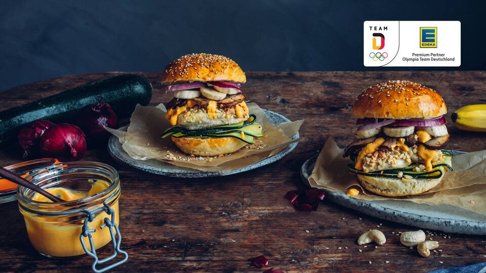 Monkey Chicken Burger Monkey Chicken Burger